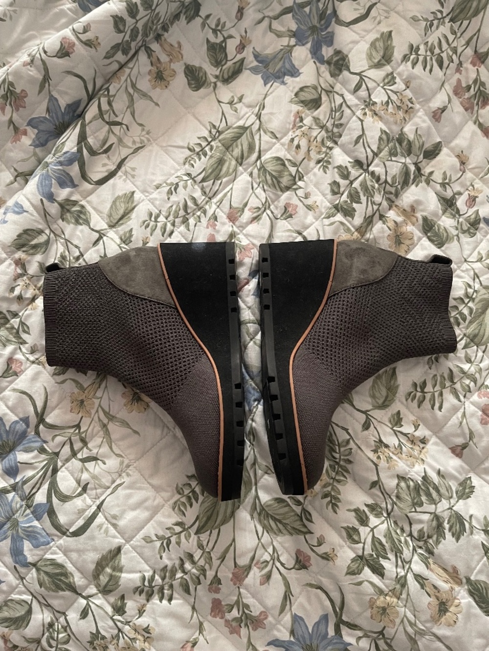 Eileen Fisher Women's Gray Quill Stretch-Knot Wedge Booties 9.5 Minimalist